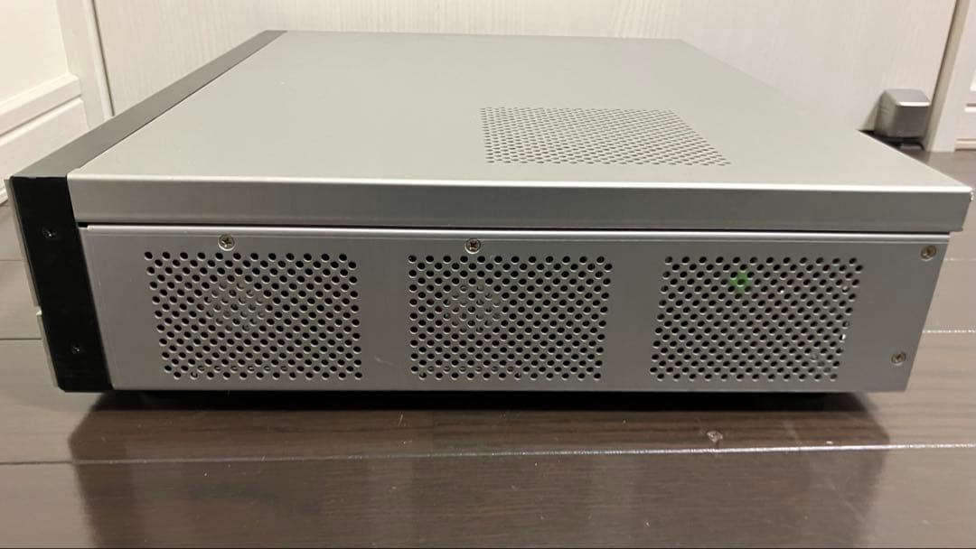 Windws 7 pro 64bit デスクトップPC 横置き LIAN LI