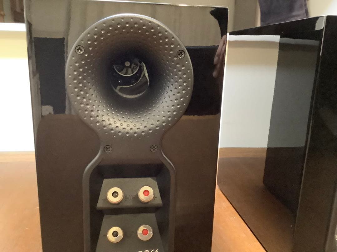 Bowers & Wilkins (B&W) 707 S2 ブラックスピーカー