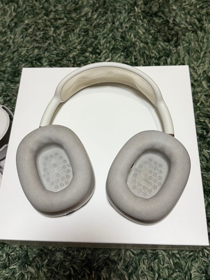 ぽむ AirPods pro max ホワイト