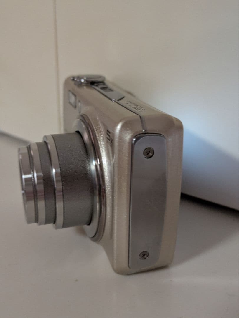 FUJIFILM FIＮEPIX F200 EXR コンパクトデジタルカメラ