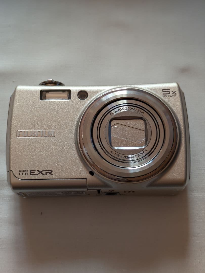 FUJIFILM FIＮEPIX F200 EXR コンパクトデジタルカメラ