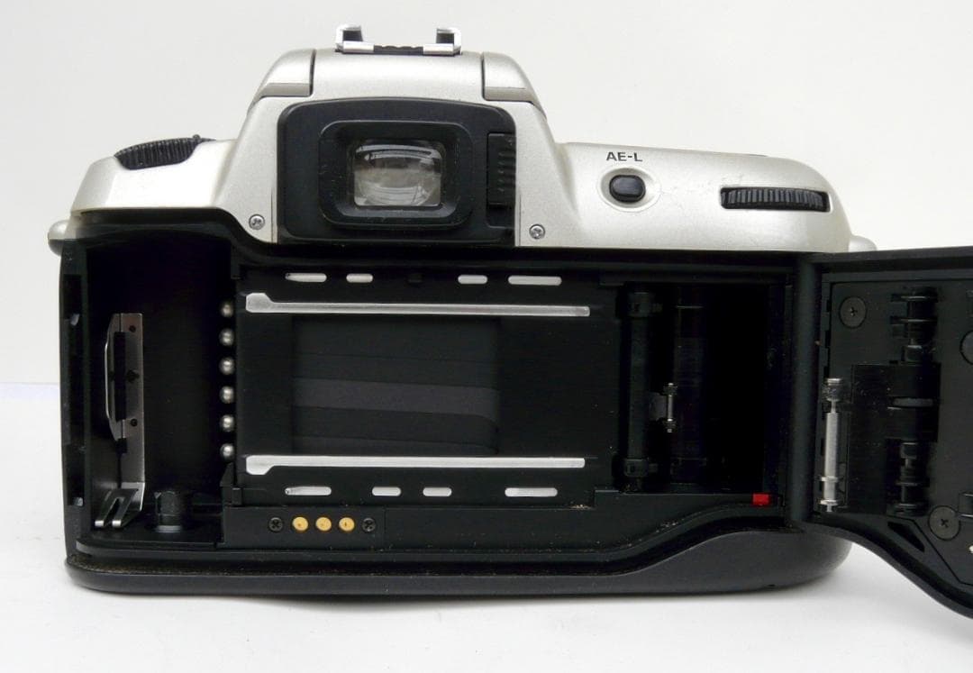 整備＆実写済・美品ニコンの軽量一眼フルセット「F60」