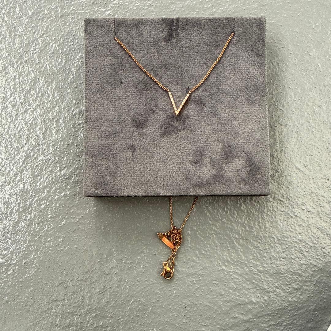 SCOMMAG ゴールド V字型ネックレスK18