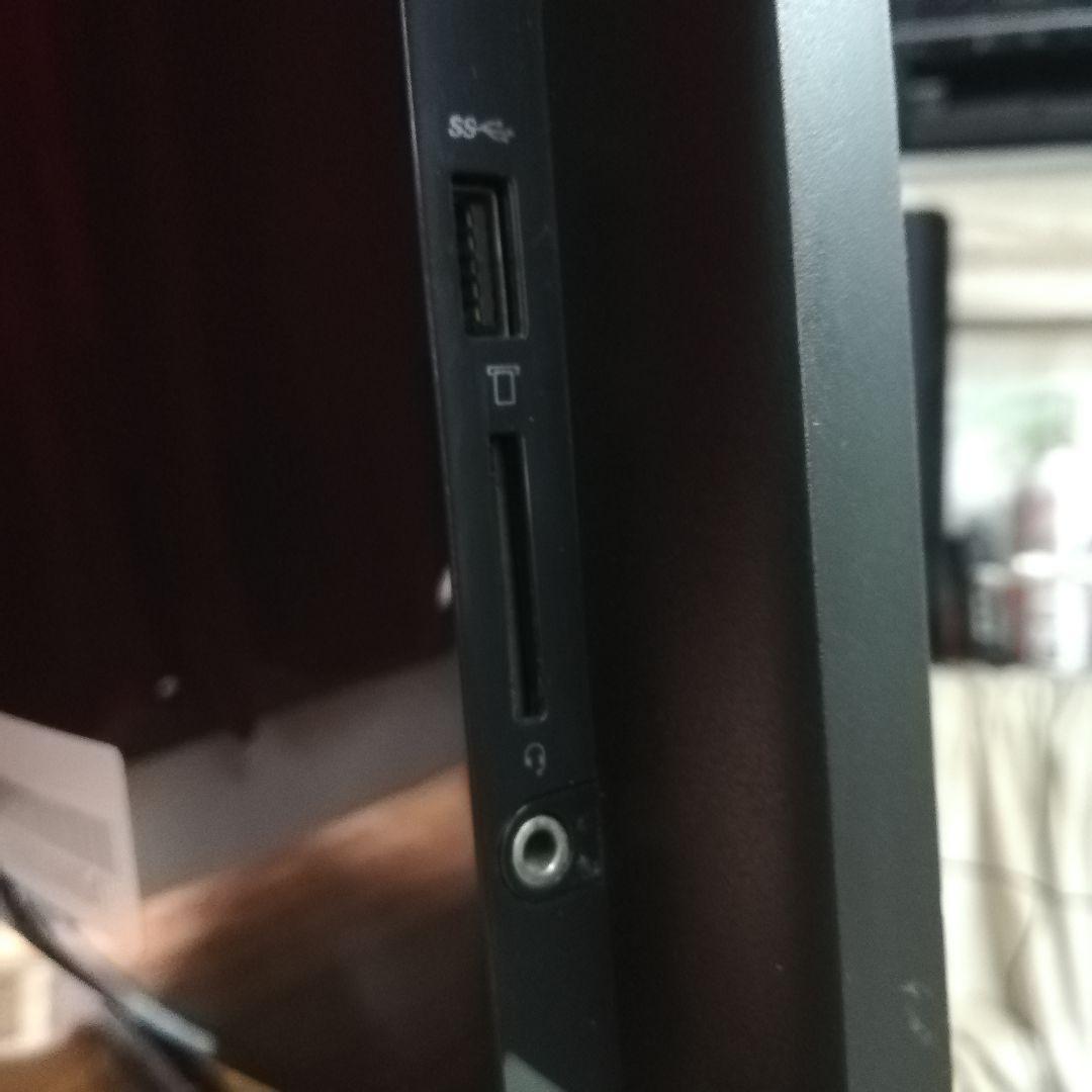 レノボ　超狭枠の22インチ一体型　Ryzen 5 3500U 8G/256SSD