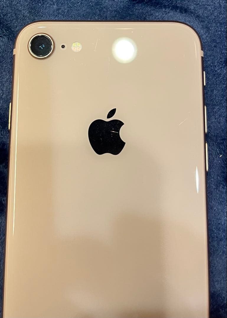 Apple iPhone 8 ゴールド 本体　箱はSE2？