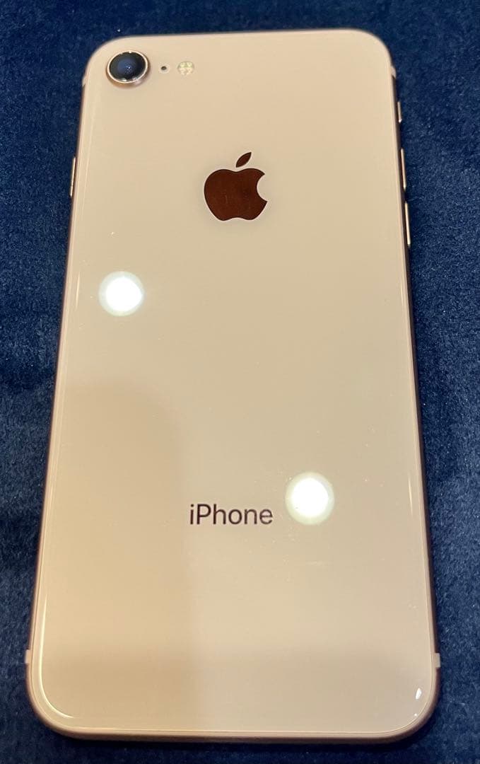 Apple iPhone 8 ゴールド 本体　箱はSE2？