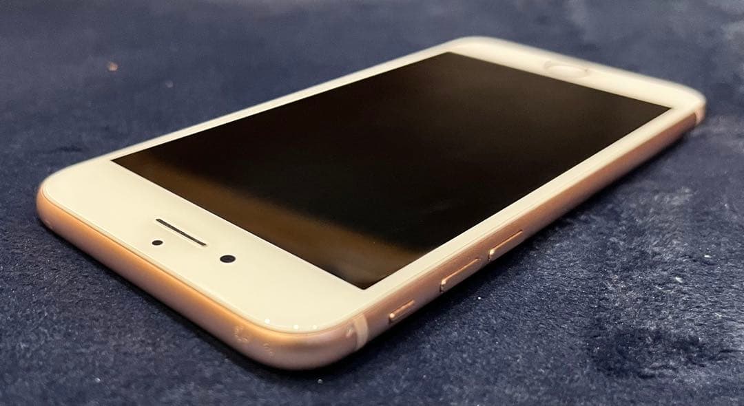 Apple iPhone 8 ゴールド 本体　箱はSE2？