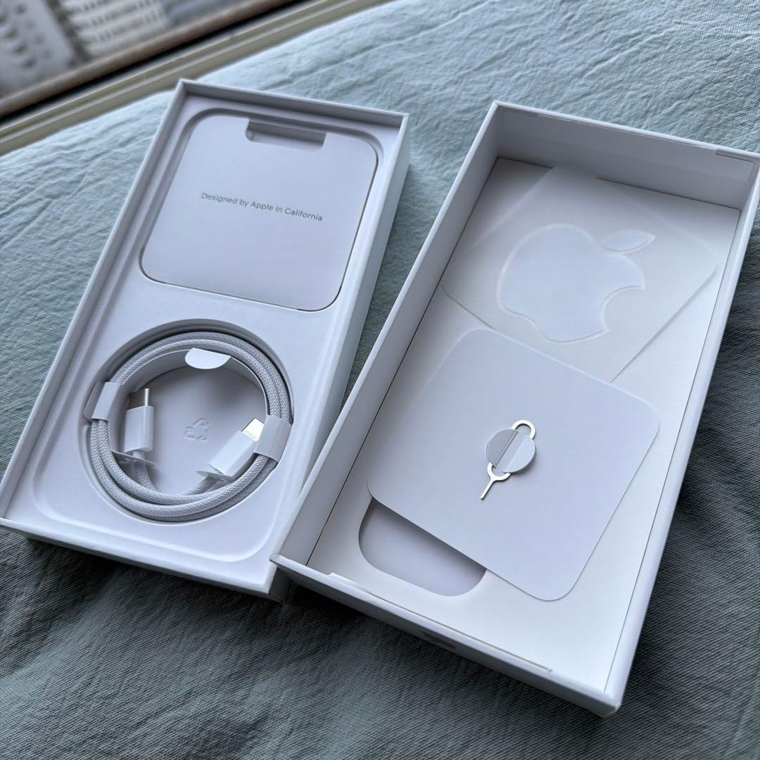 Simフリー Apple iPhone 15 Pro Max 256GB 美品