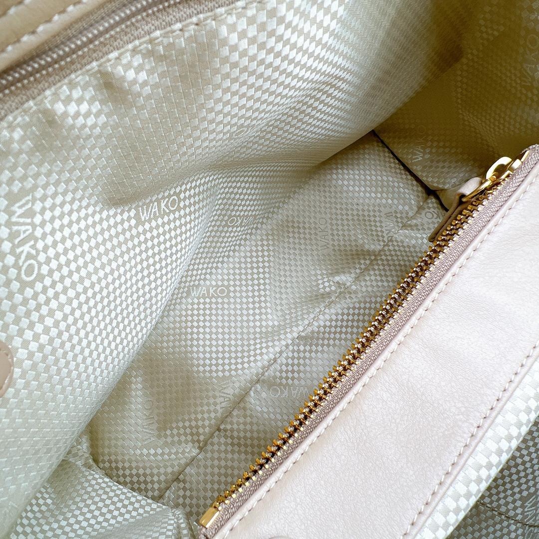 極美品WAKO ゴールドハンドル ハンドバッグ タッセル レザー f557