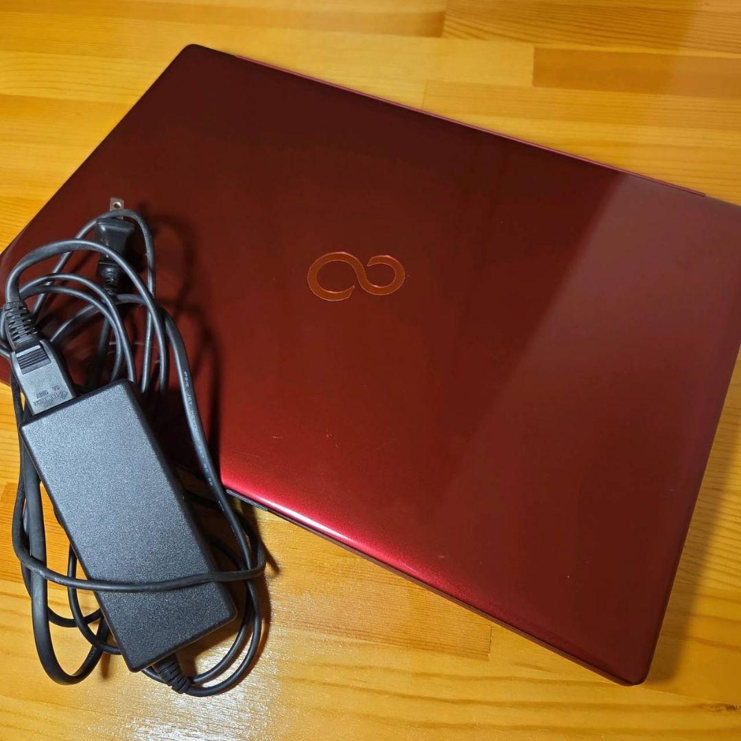 レッドモデル 第11世代 i7 Lifebook 15インチ ノートパソコン