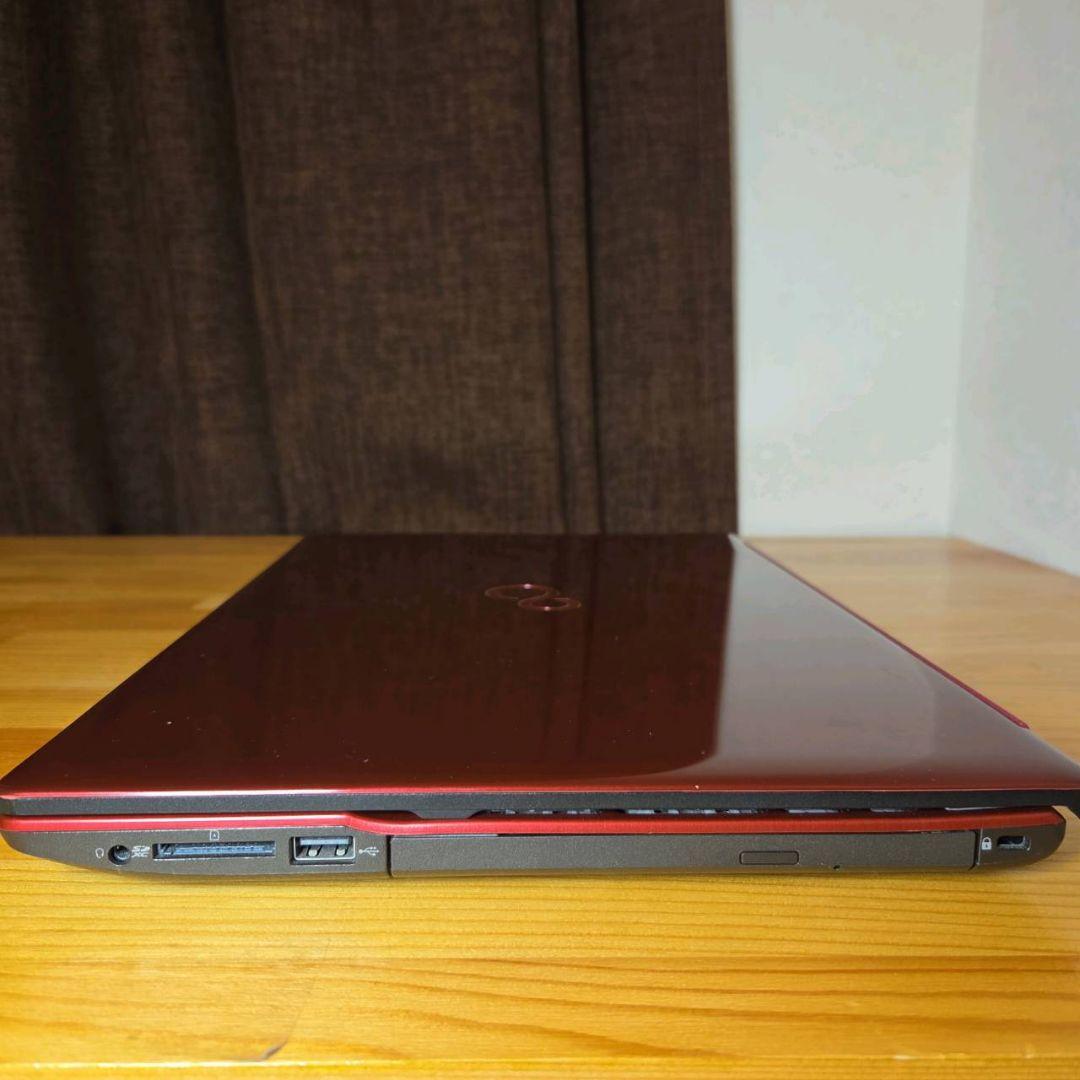 レッドモデル 第11世代 i7 Lifebook 15インチ ノートパソコン