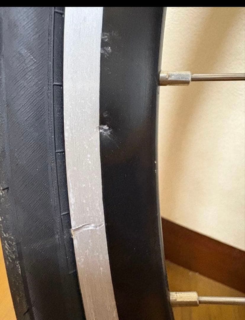 ピストホイール前後タイヤは付属しません