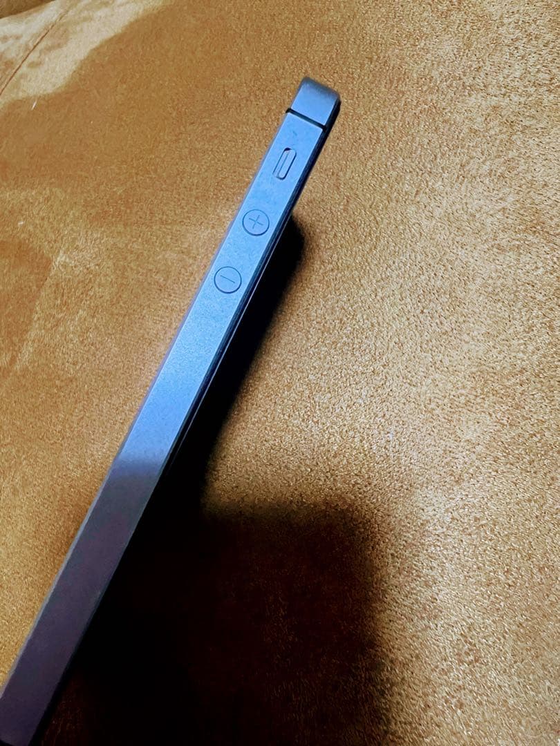 Apple iPhone SE スペースグレー SIMフリー