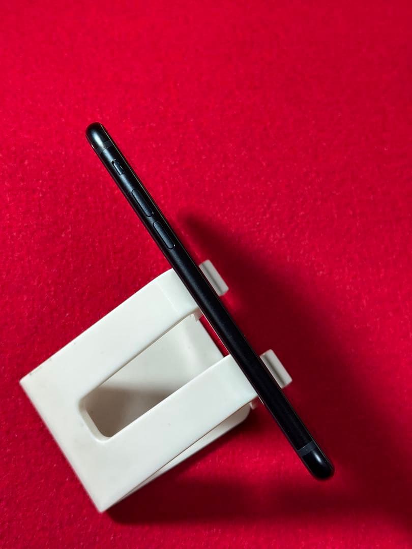 【0044】iPhone SE3第3世代ミッドナイト 64GB simフリー