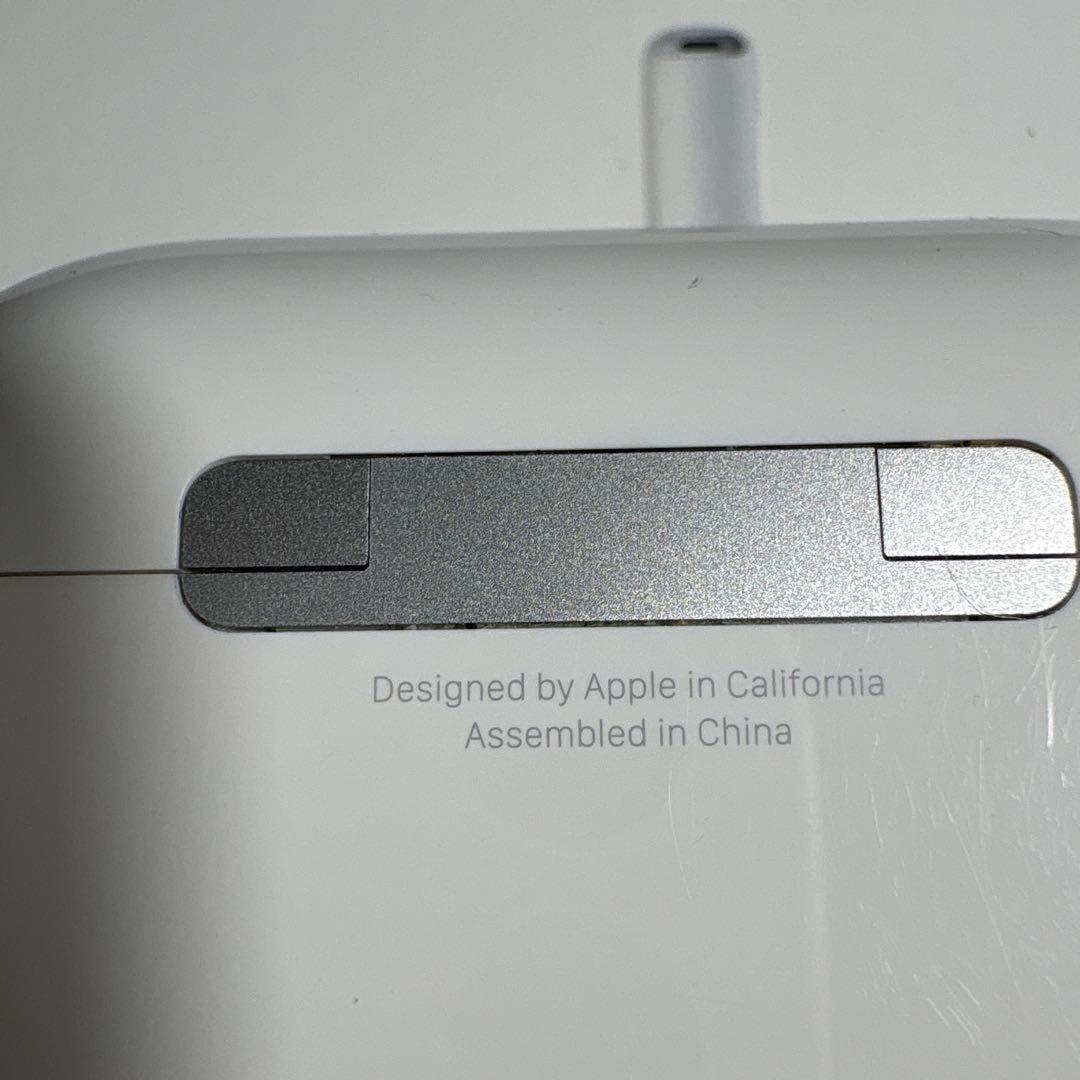 こ 最新型AirPods Pro 3 充電ケース付き