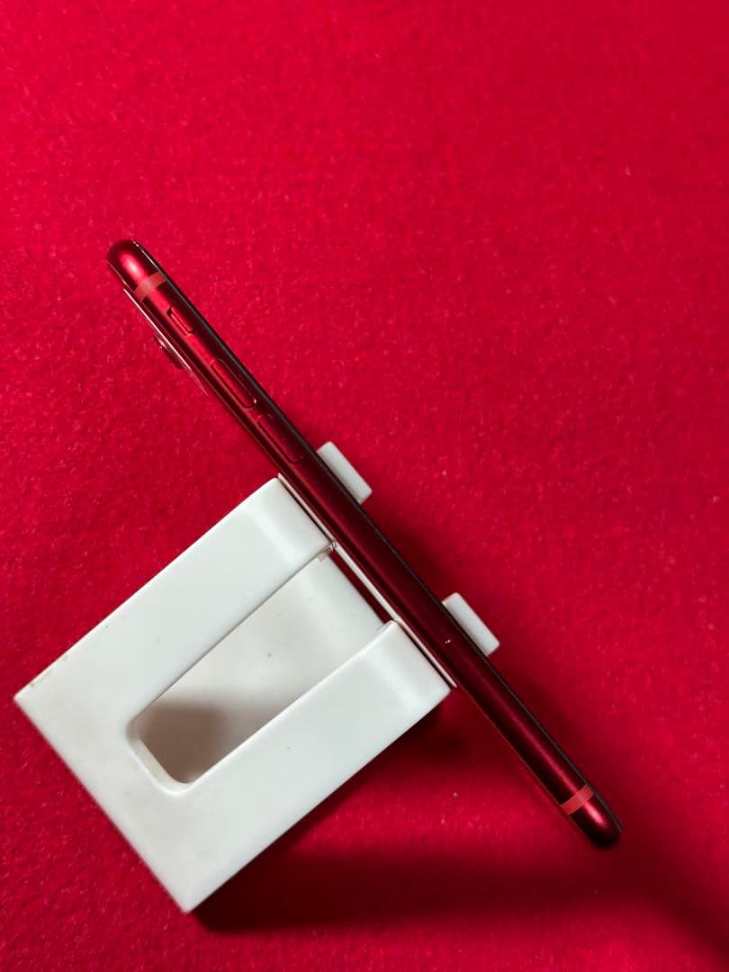 【8646】iPhone SE3第3世代レッド 64GB simフリー