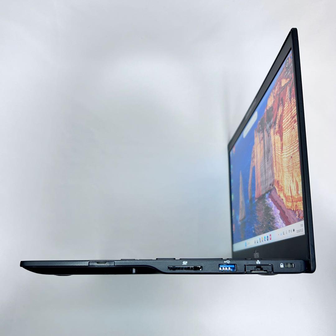 【Core i7】ライフブック｜メモリ16GB｜SSD搭載｜超軽量｜Win11