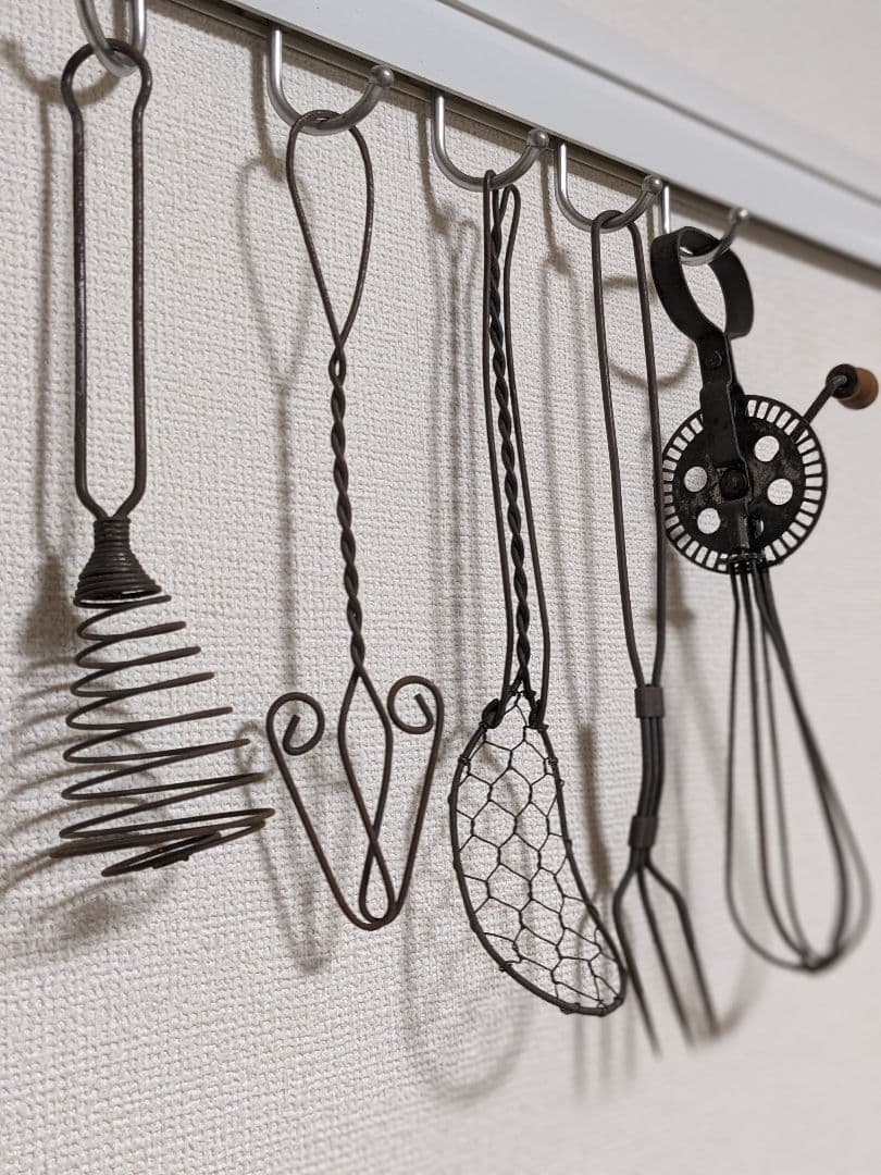 イギリスアンティーク　アイアン製キッチンツール5本セット　職人の手仕事を感じる品