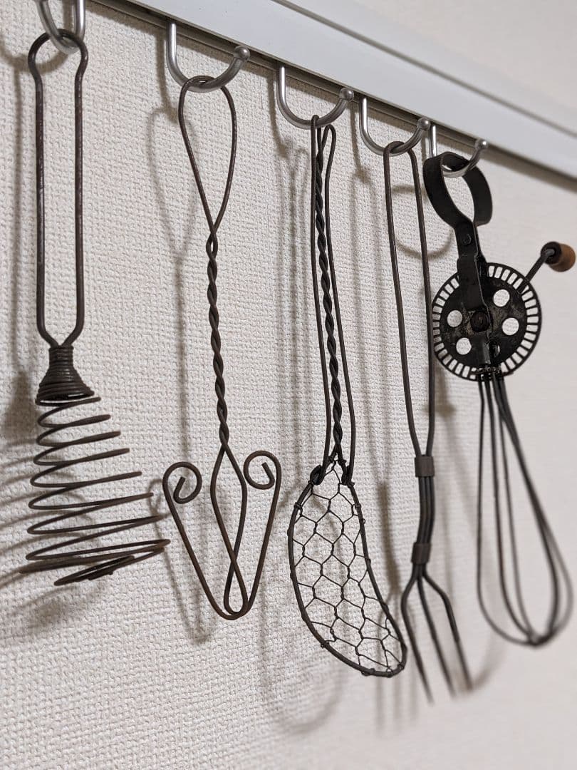 イギリスアンティーク　アイアン製キッチンツール5本セット　職人の手仕事を感じる品