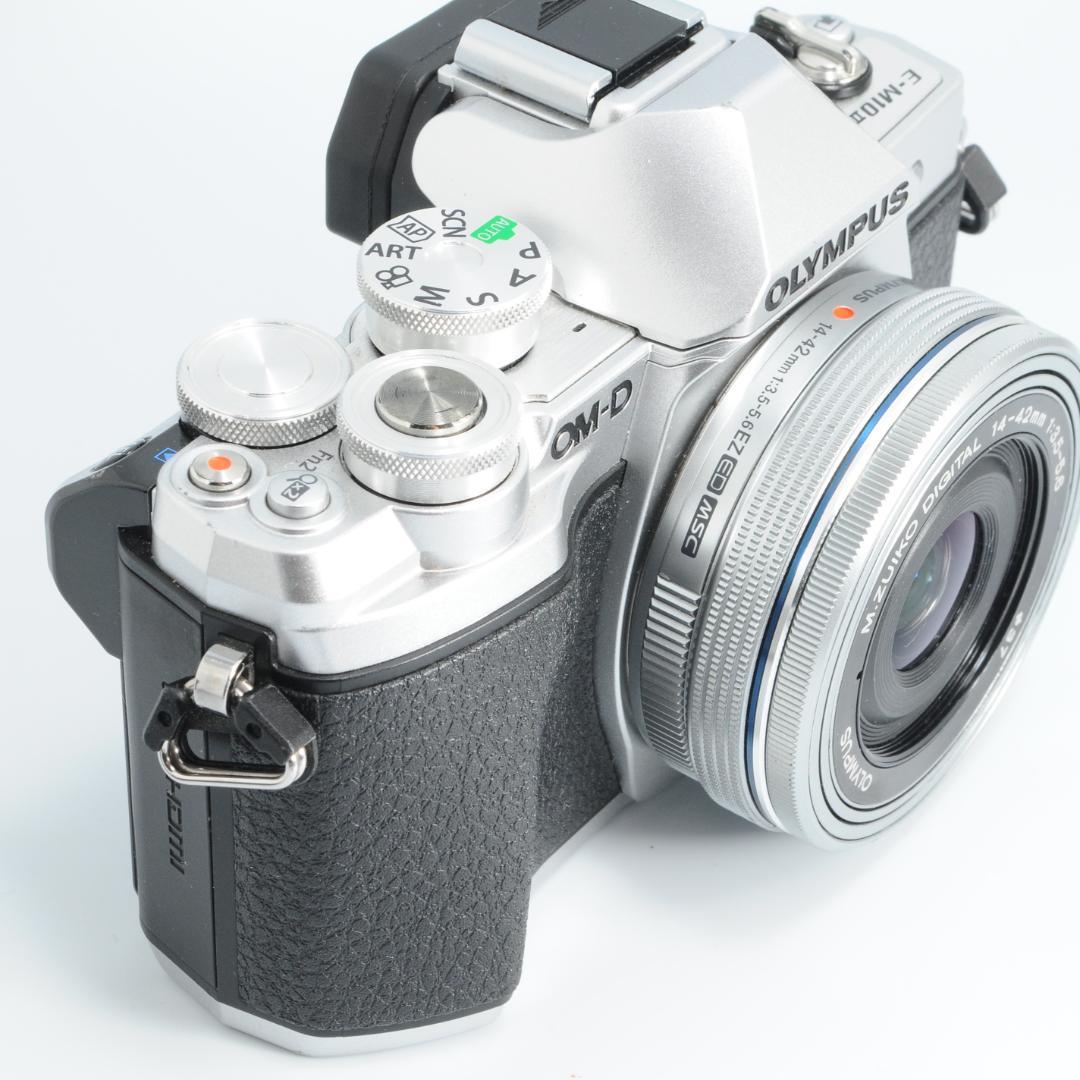 ★美品★OLYMPUS OM-D E-M10 Mark Ⅲ ダブルレンズキット