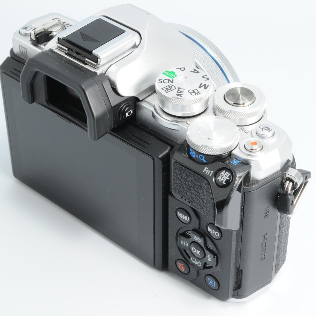 ★美品★OLYMPUS OM-D E-M10 Mark Ⅲ ダブルレンズキット