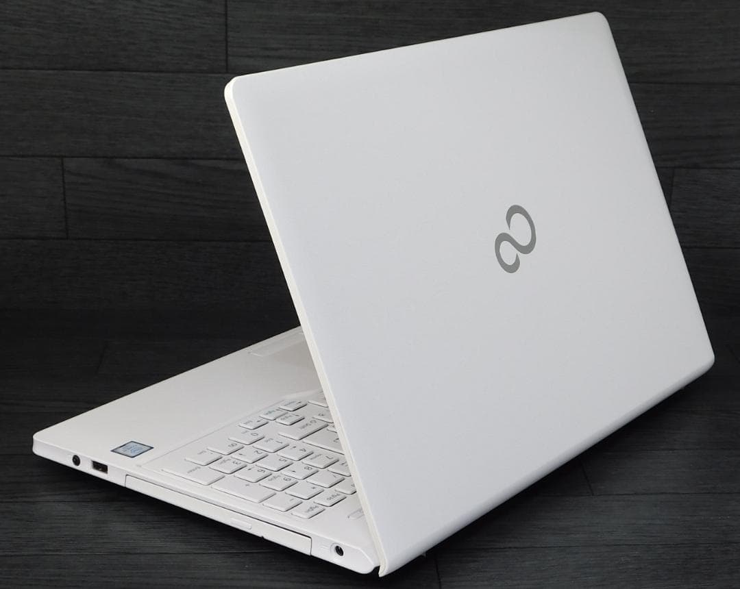 ■Windows11 25H2■Corei7■SSD■富士通ノートパソコン■19