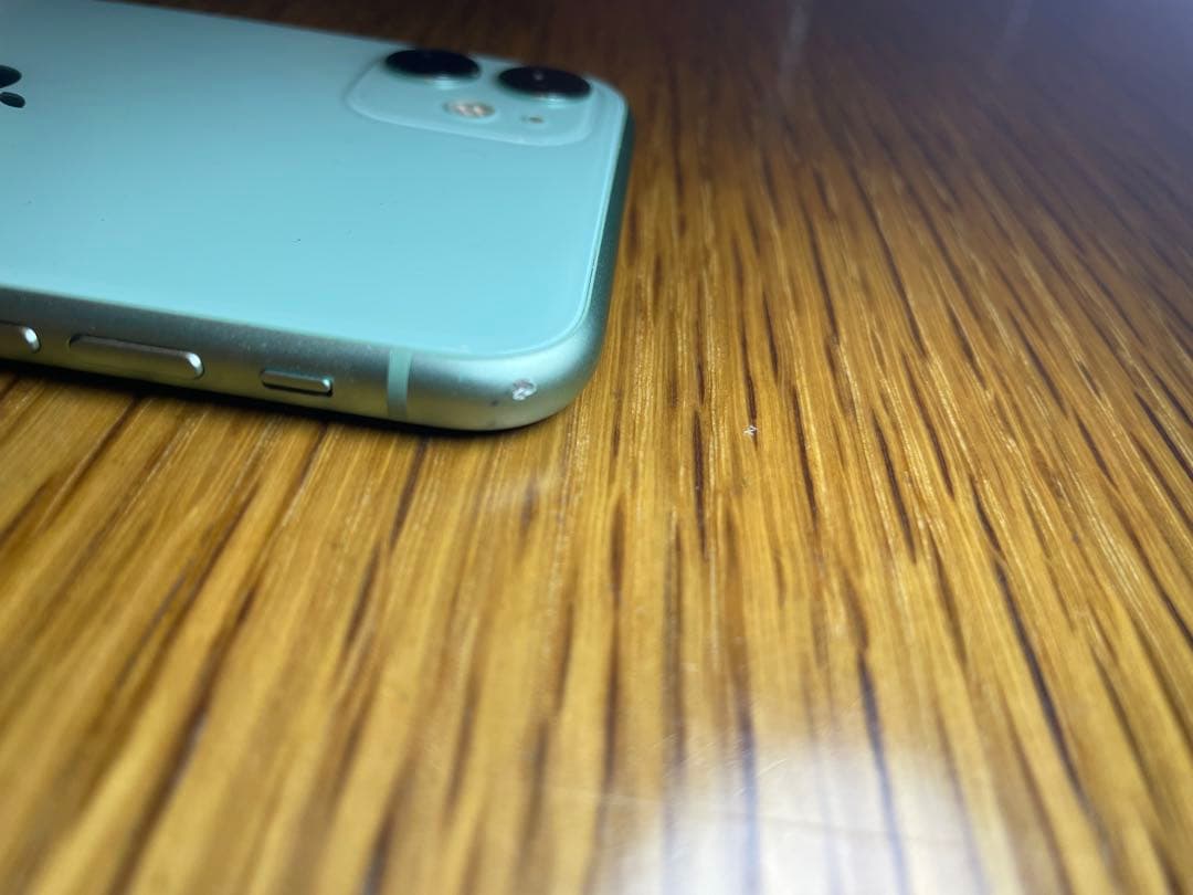 iPhone11本体　水色