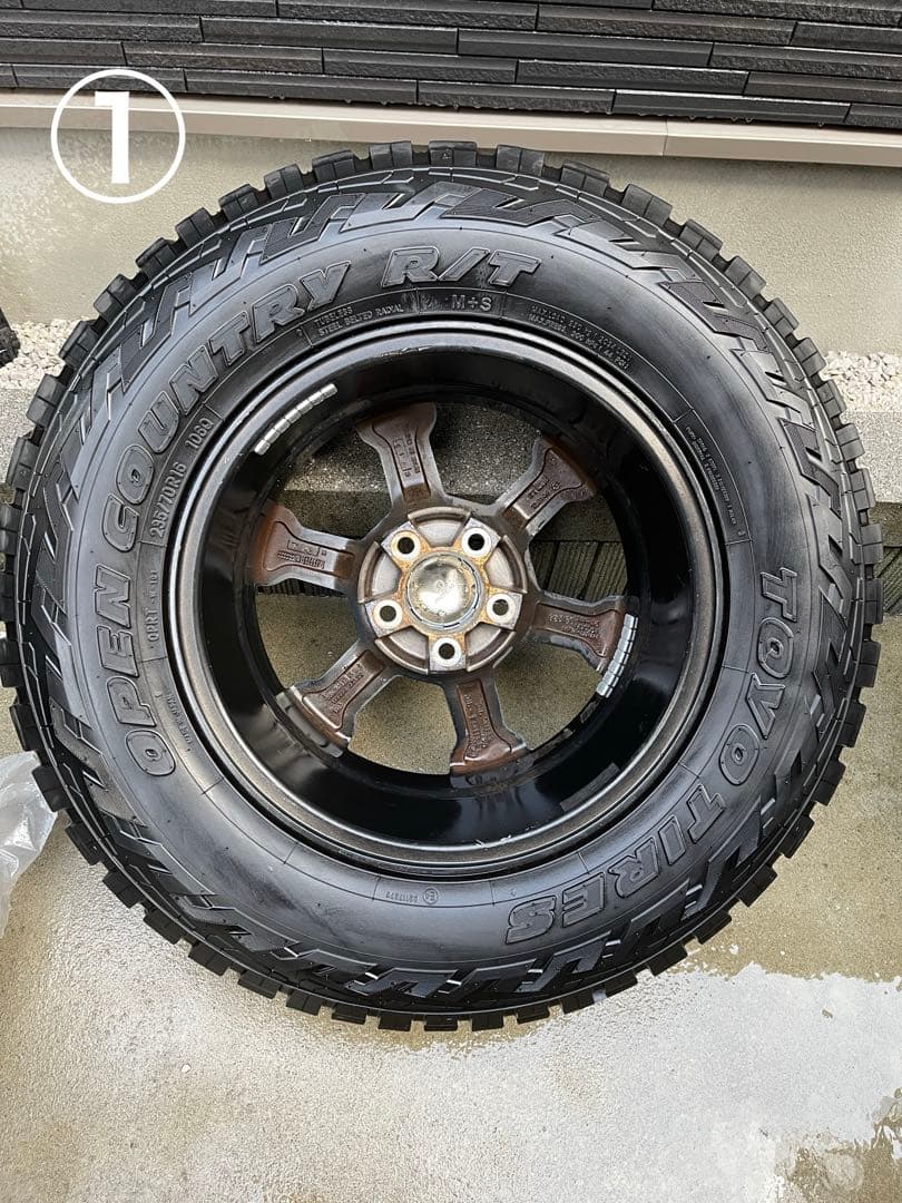デリカD5 タイヤホイールセット　235/70r16 MK-36