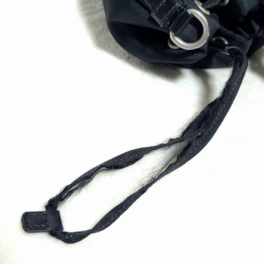 【瑠衣@緊急のメッセージ以外は不要です】さん専用✨PRADA　ハンドバッグ 巾着