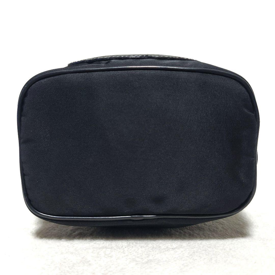 【瑠衣@緊急のメッセージ以外は不要です】さん専用✨PRADA　ハンドバッグ 巾着