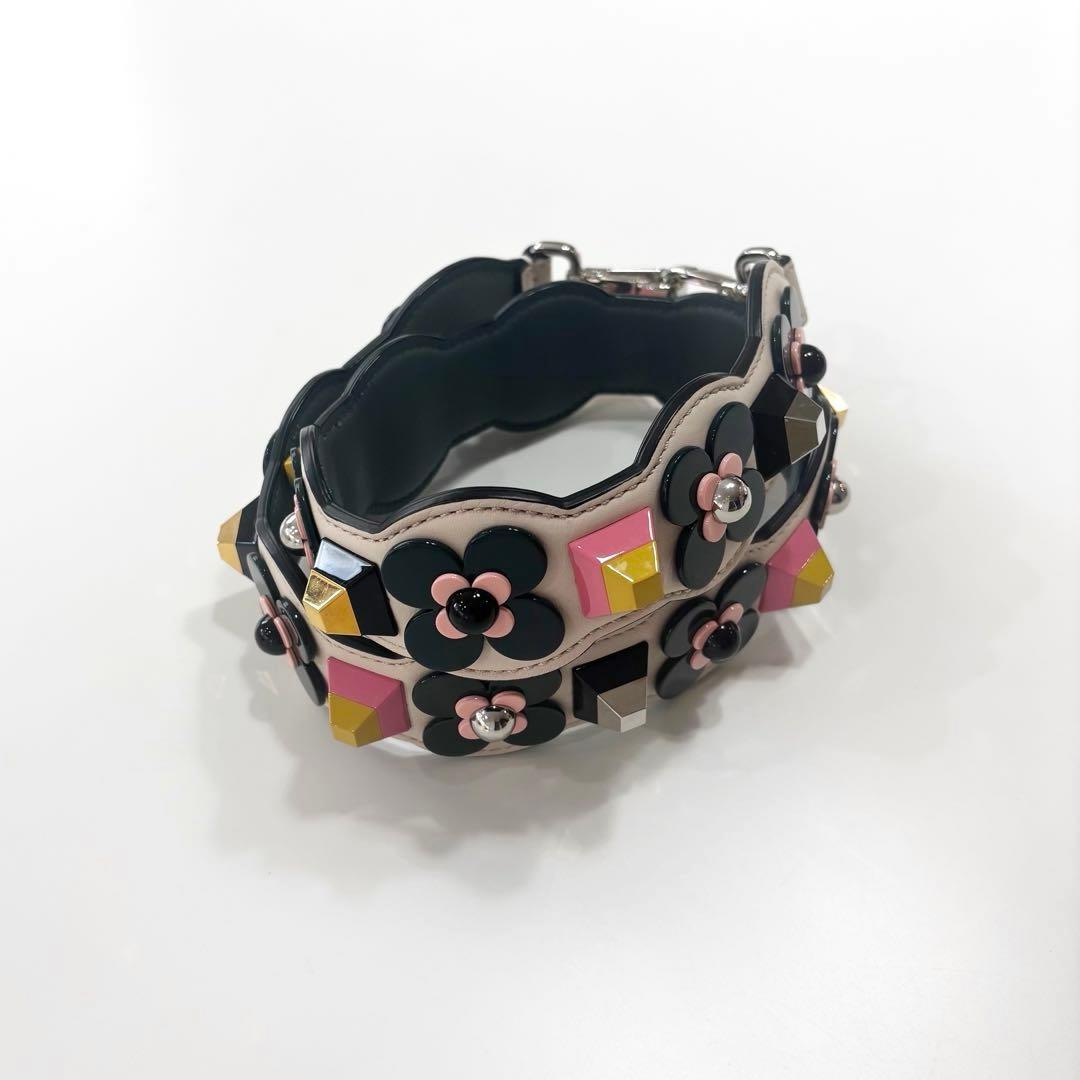 【美品⭐︎】FENDI フラワーモチーフ ショルダーストラップユー