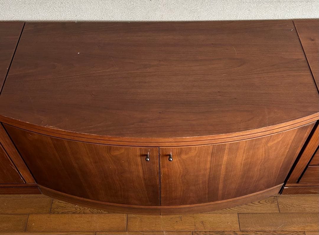 マルニ　テレビボード ウォールナット　ダークブラウン 曲線デザイン　中央のみ