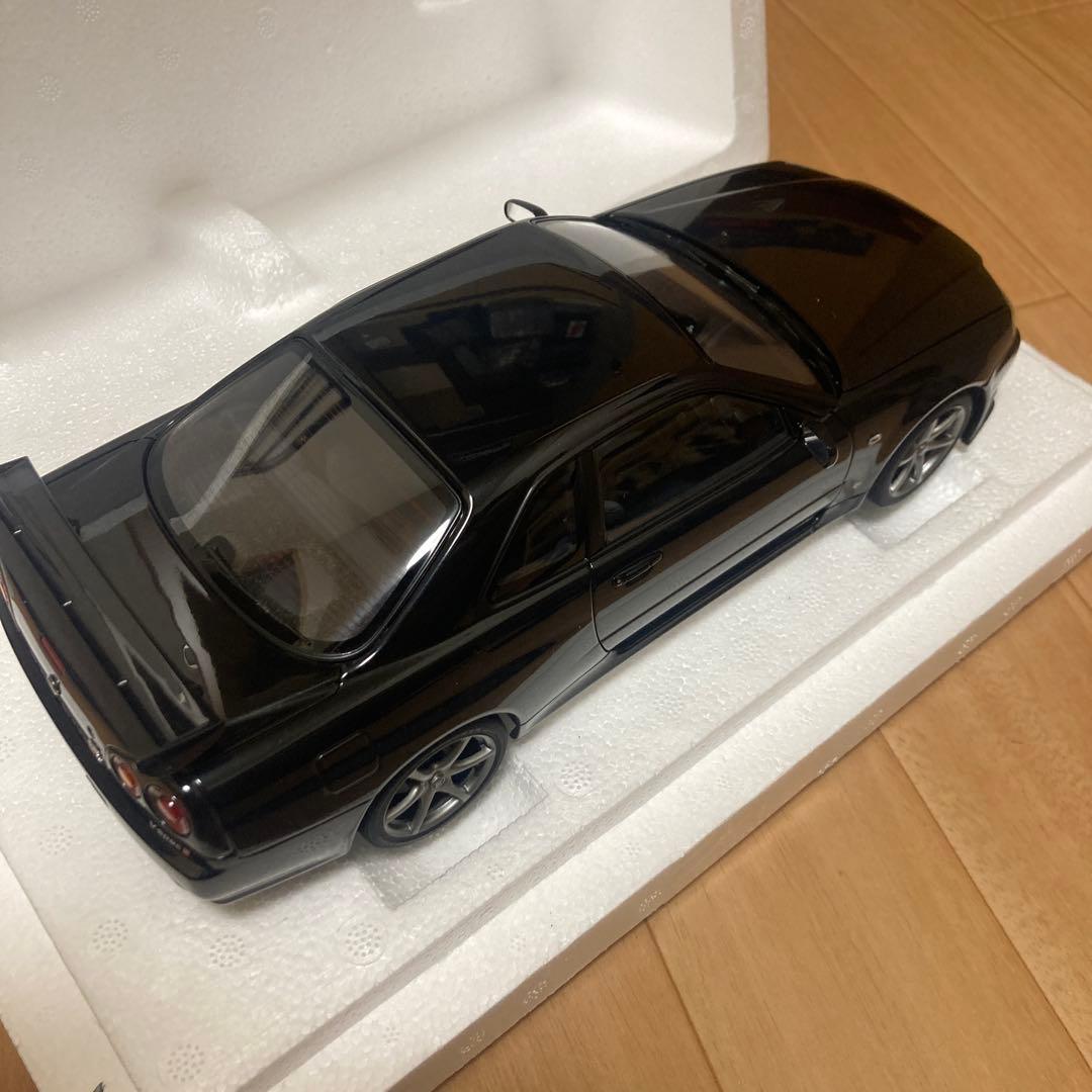 Nissan SKYLINE GT-R V-spec II 1/18 ミニカー