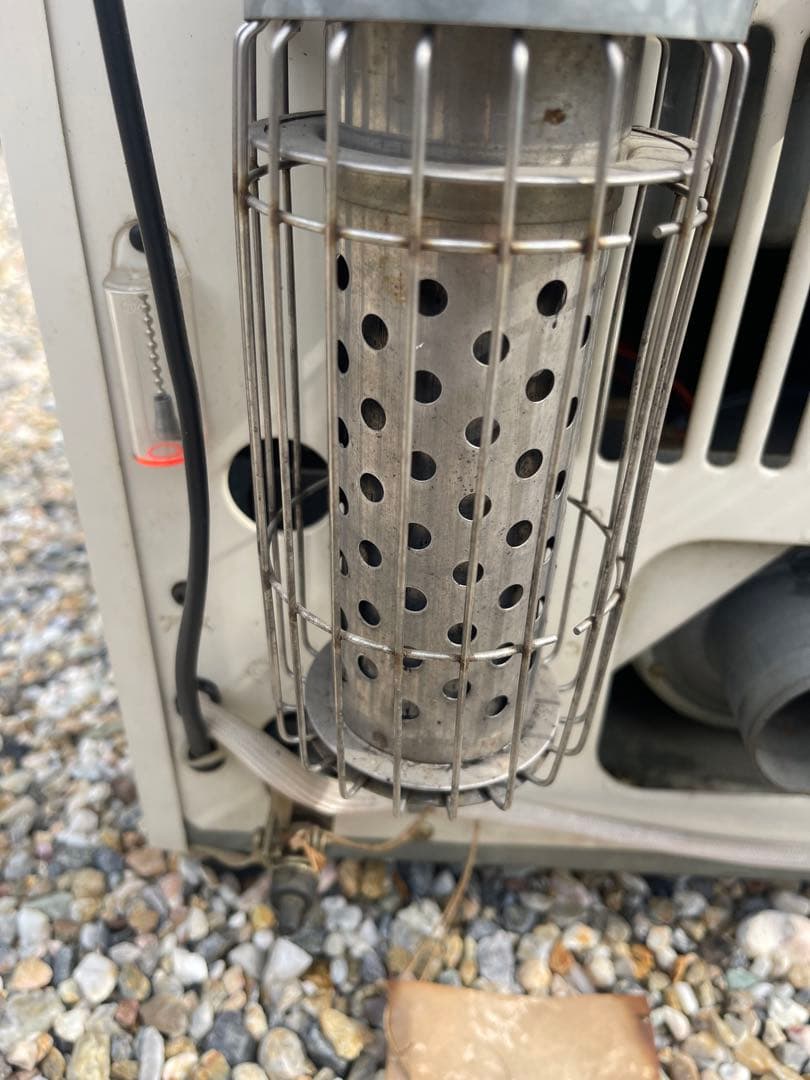 引き取り限定日立強制給排気式石油ストープ