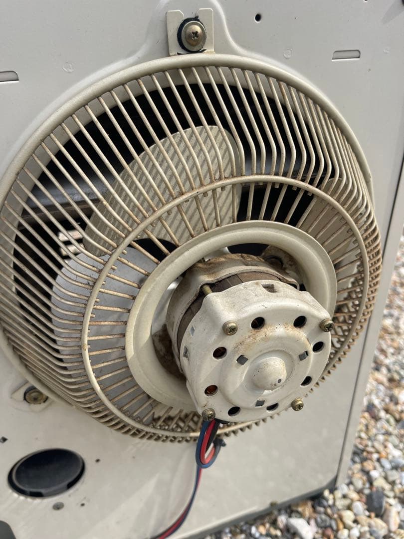 引き取り限定日立強制給排気式石油ストープ