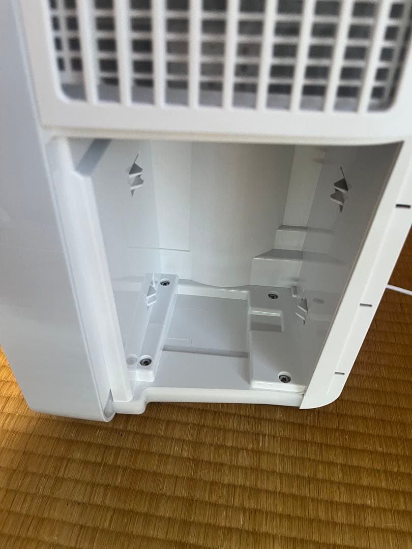 シャープ CM-S100-W 冷風・衣類乾燥 除湿機 2024年製