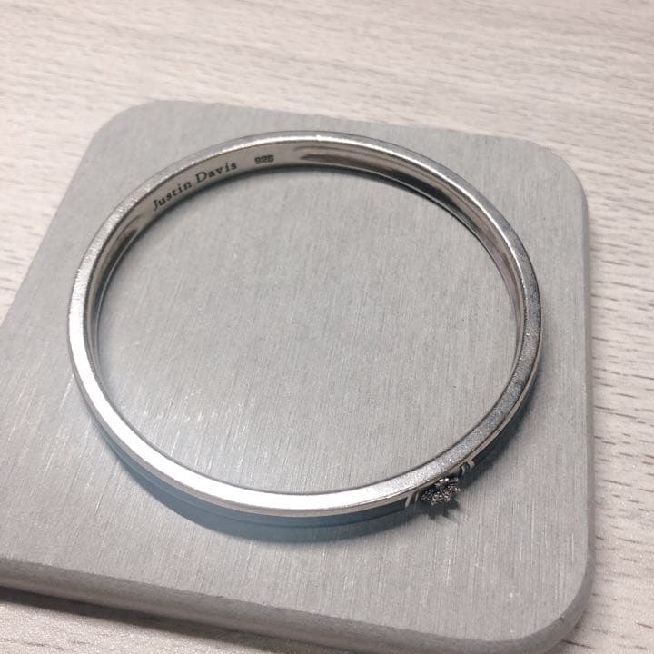 Justin Davis バングル