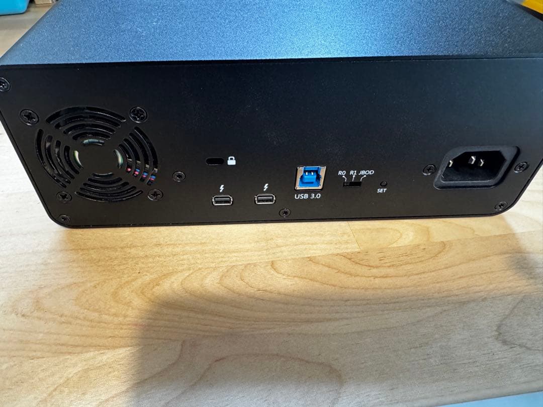 GLYPH STUDIO RAID 16TB 外付けRAIDハードドライブ