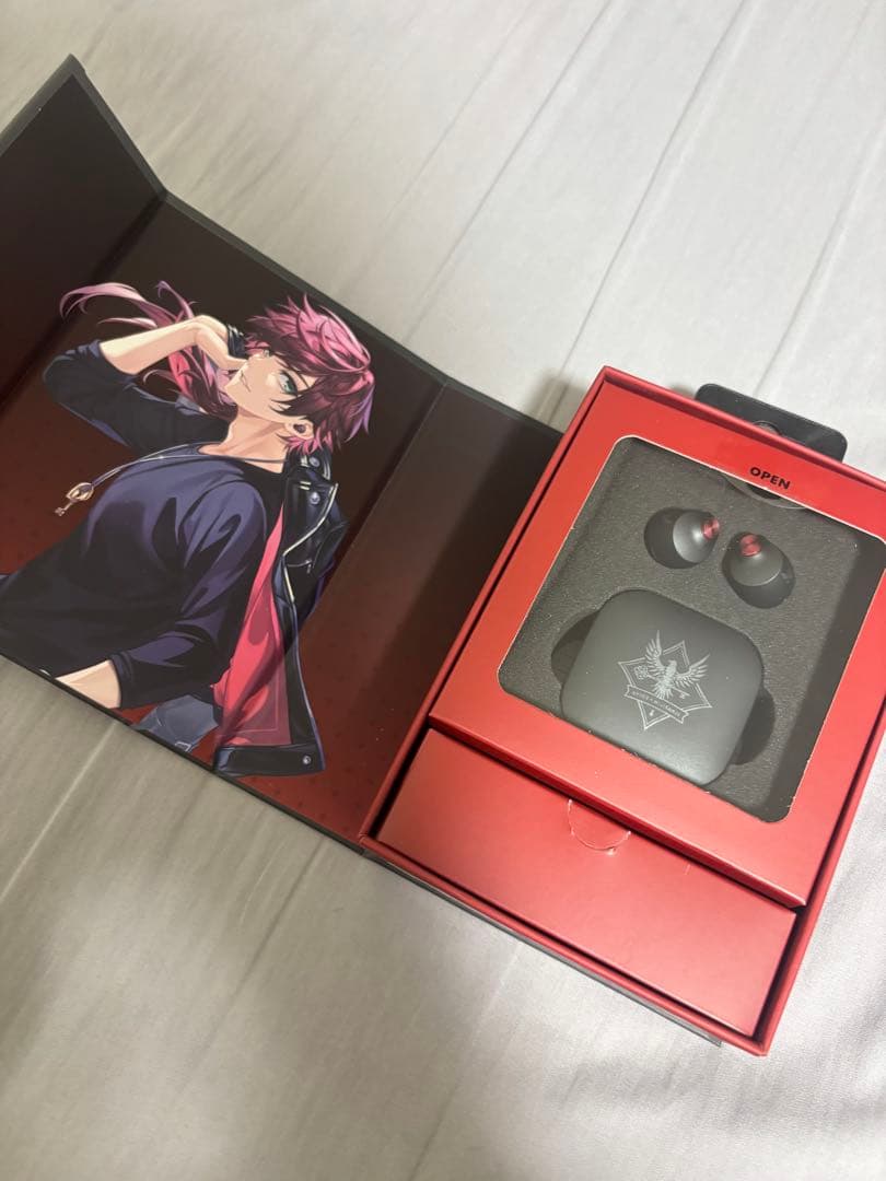 ローレン・イロアス AVIOT コラボイヤホン