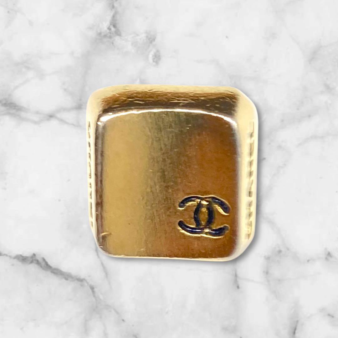ヴィンテージ CHANEL ココマーク キューブ片耳 ピアス ゴールド 1-87