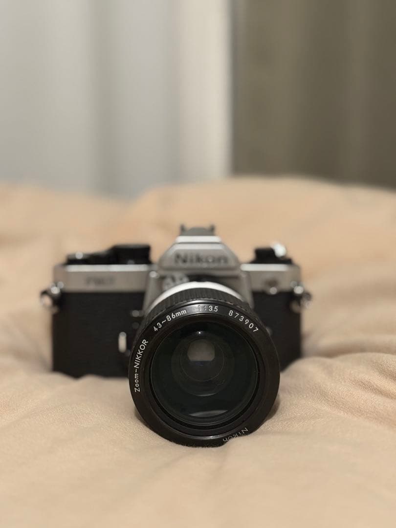 Nikon 一眼レフカメラ シルバー ＋　NIKKORレンズ付き