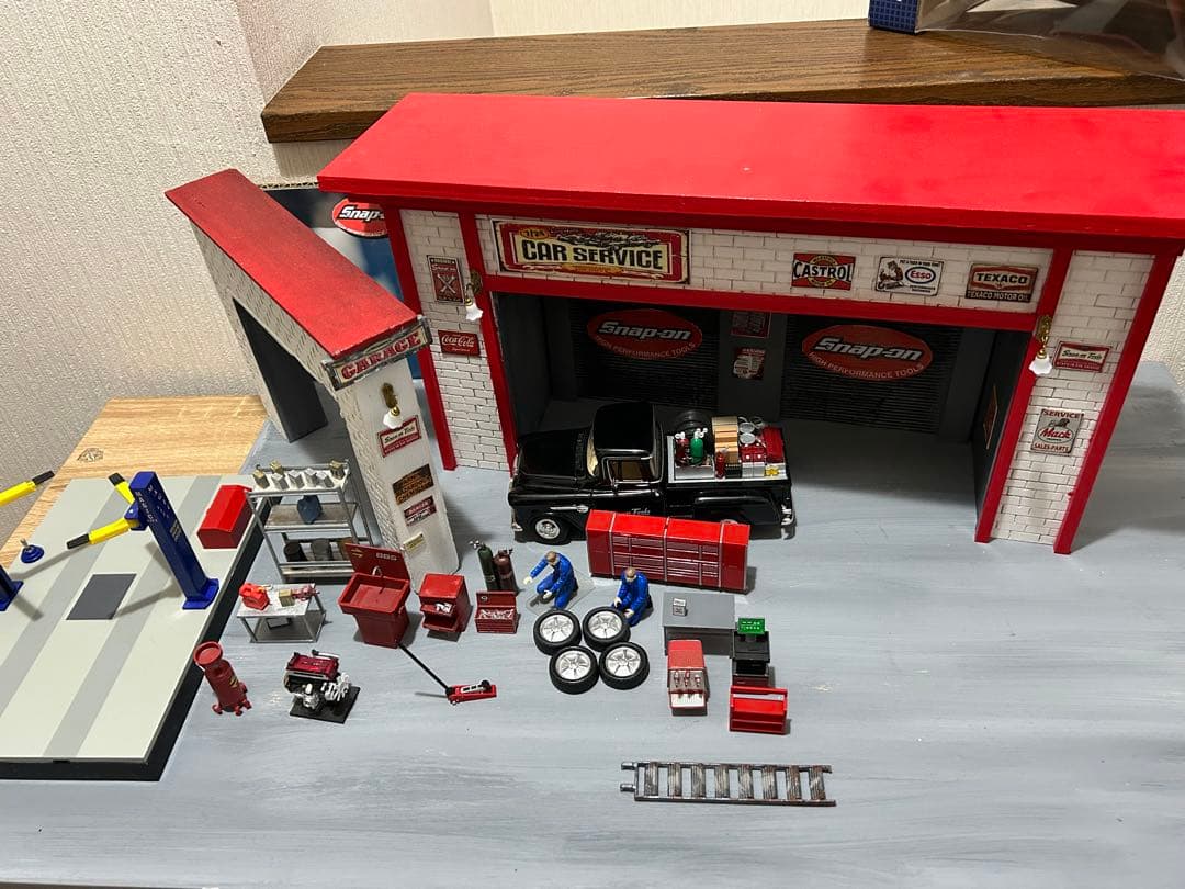 電動リフト　1/24、スナップオントラック、 ディスプレイはおまけ