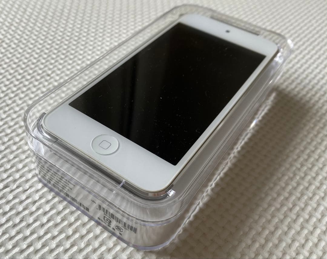 ipod touch 第7世代 シルバー　32GB 本体ケース・イヤホン付き
