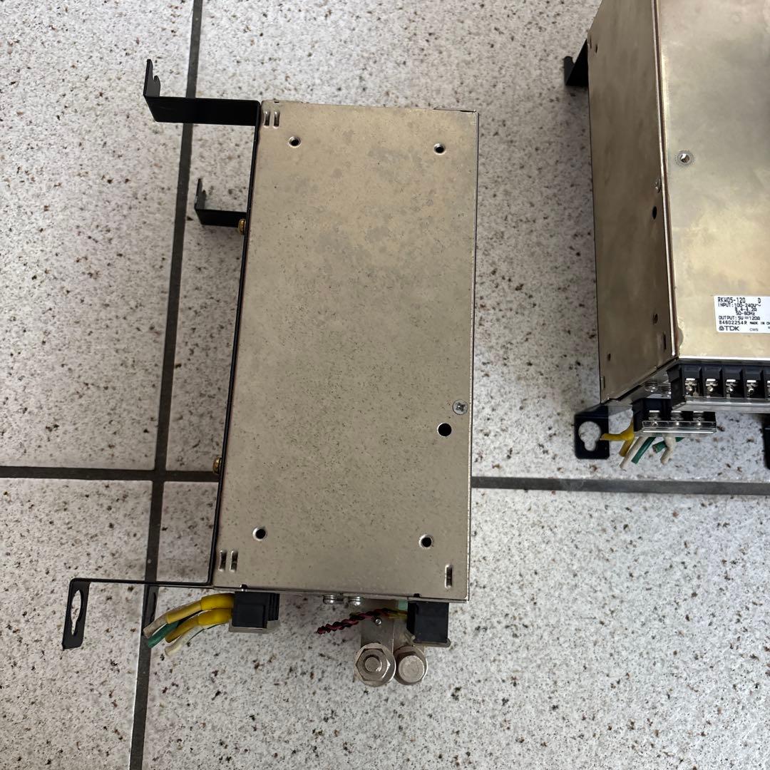 電源供給装置 4台セット メタリックシルバー ジャンク品