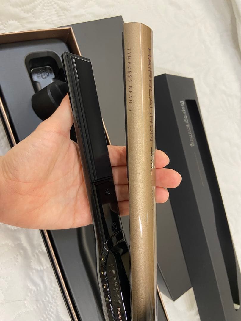 HAIRBEAURON 4D Plusのストレートアイロン　ヘアビューロン