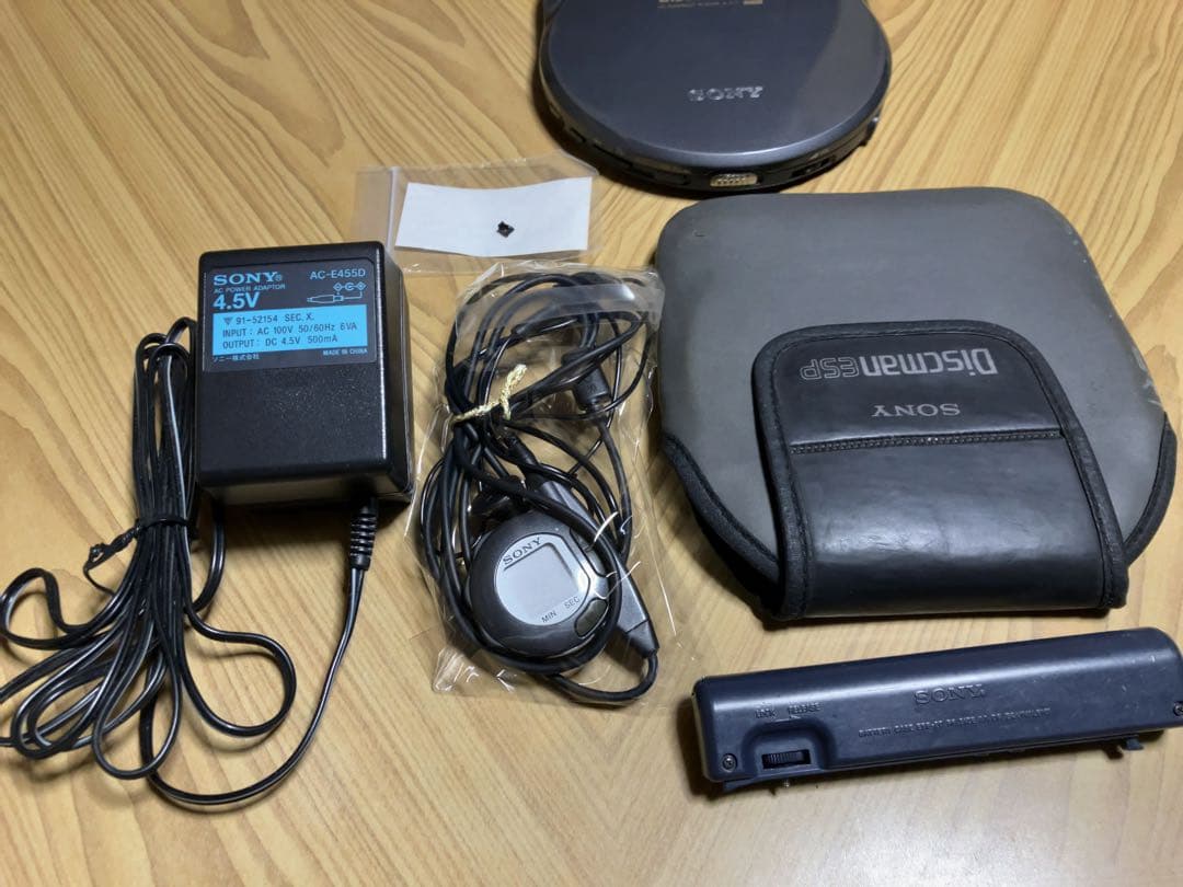 d*9様 【ジャンク品】SONY Discman ESP D-777付属品有り動