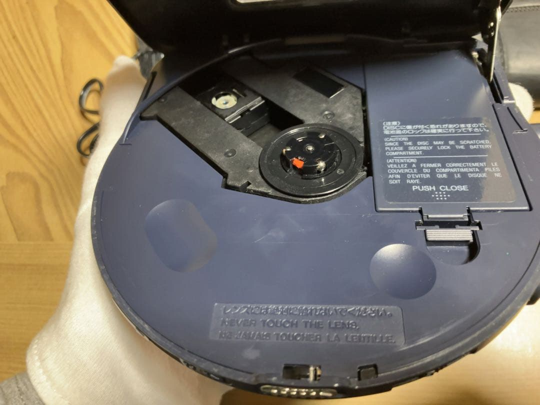d*9様 【ジャンク品】SONY Discman ESP D-777付属品有り動