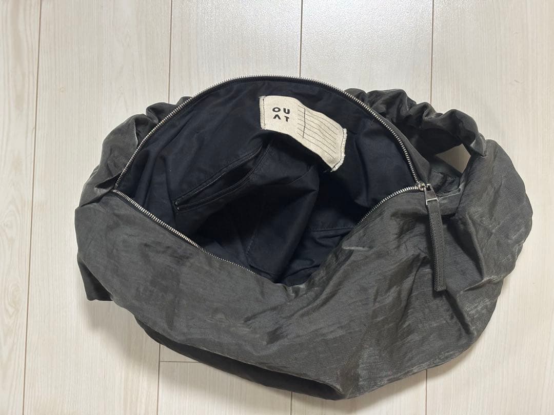 OUAT ダークグレー ショルダーバッグ