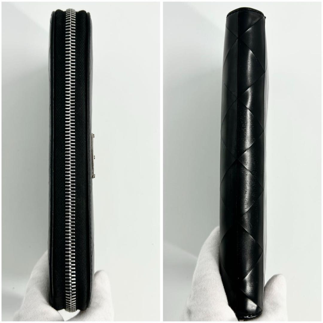 近年モデル　プラダ　ラウンドファスナー　ブラッシュドレザー　三角ロゴ　ブラック