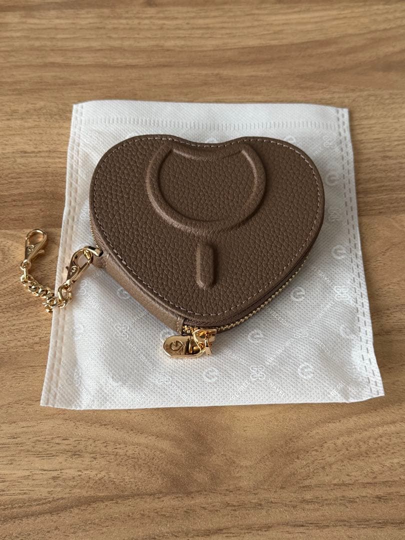 【新品】CUSTYPE ハート型ポーチ、ショルダー(モカ)